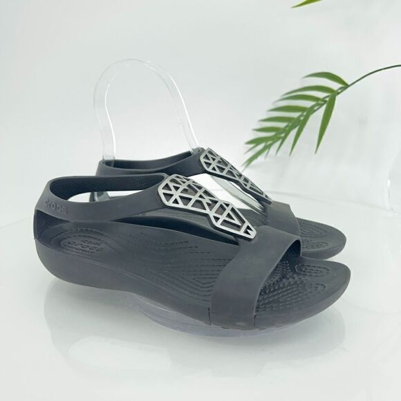 Crocs Women's Serena Sandal Size 4 Geometric Slingback Thong Black Rubber - Picture 1 of 12